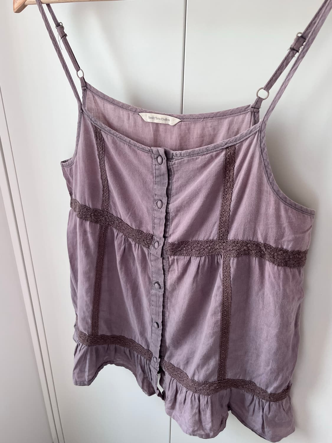 Basic tone clothes 연보라 레이스 단추 슬리브리스 상품이미지8