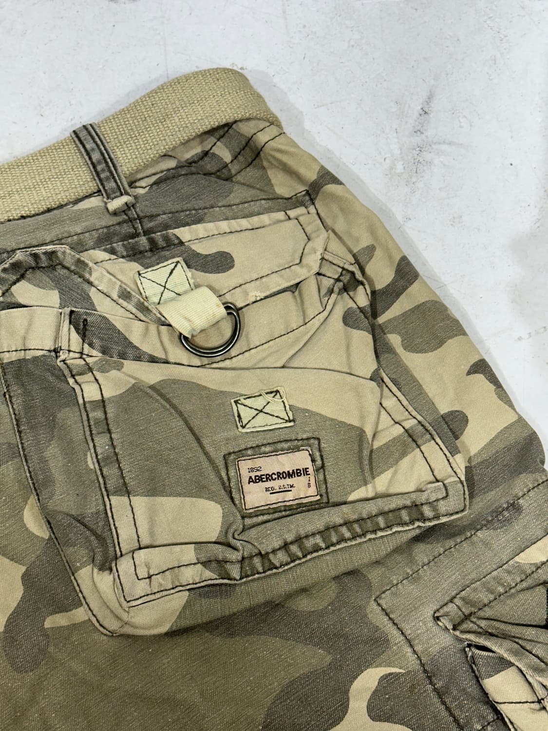 아베크롬비 베이지 밀리터리 카모 와이드 버뮤다 카고 팬츠 반바지 상품이미지6