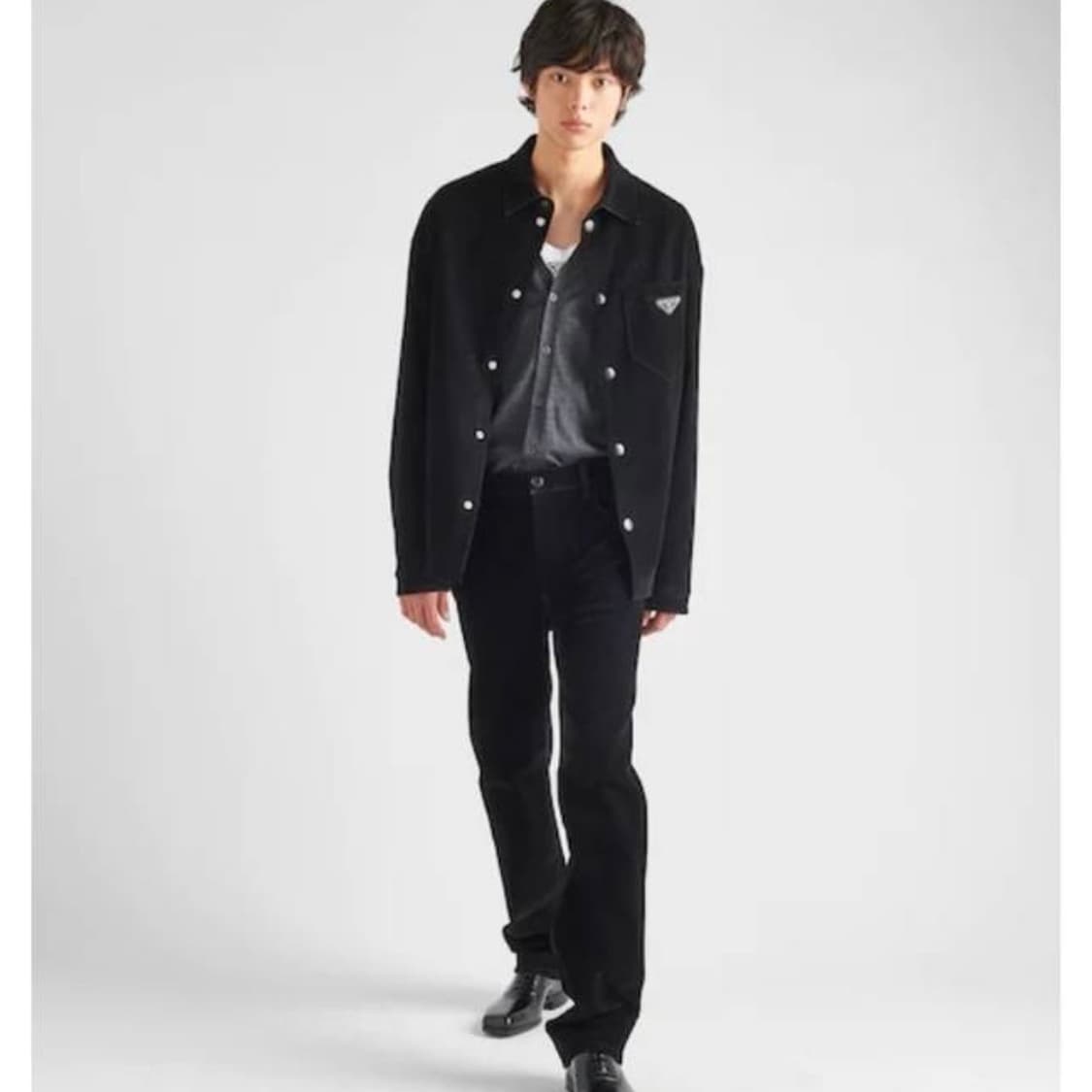 [S+급/오버핏M] 프라다 삼각로고 벨벳 셔츠 자켓 블랙 상품이미지8