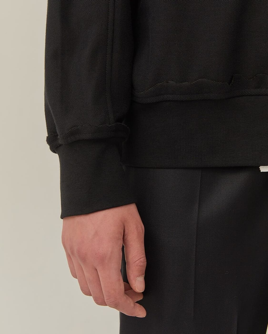 [새상품] 아더에러 크럼플 스웨트셔츠 맨투맨 블랙 상품이미지4