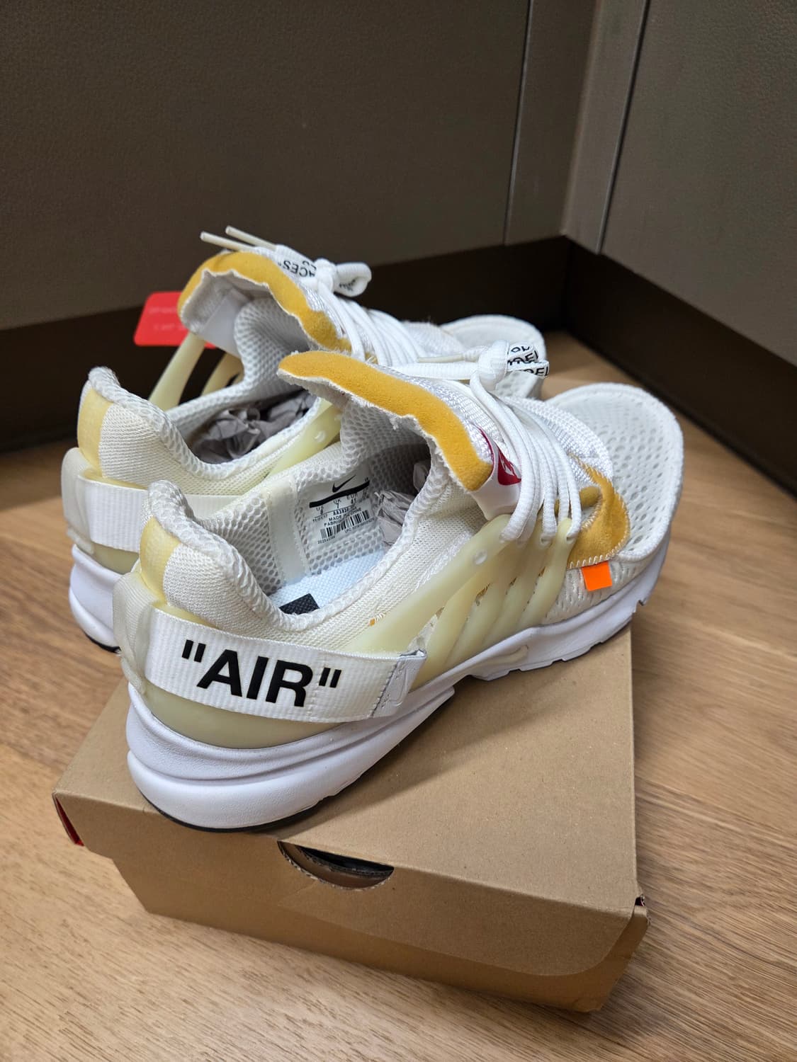 오프화이트 × 나이키 에어 프레스토 화이트 260 상품이미지3