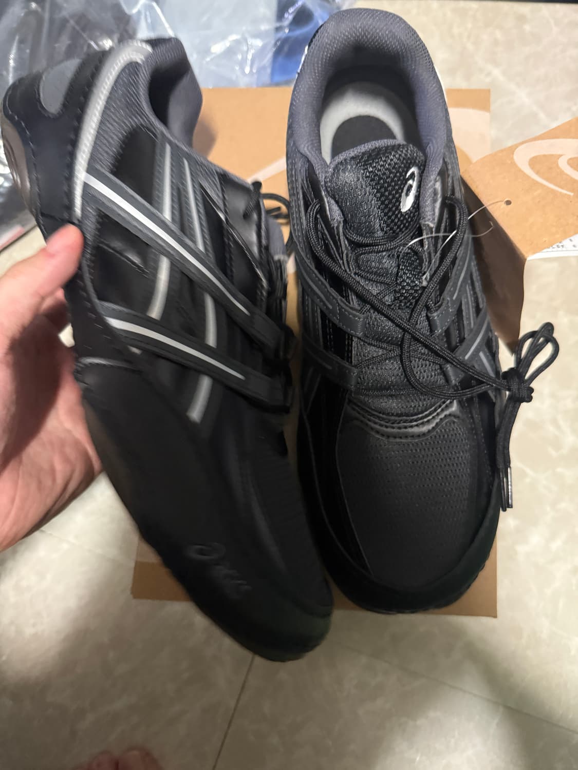 275사이즈 아식스 하이퍼싱크 블랙 상품이미지1