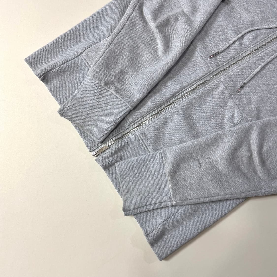 [3/당일출고]톰브라운 사선완장 후드집업 상품이미지6