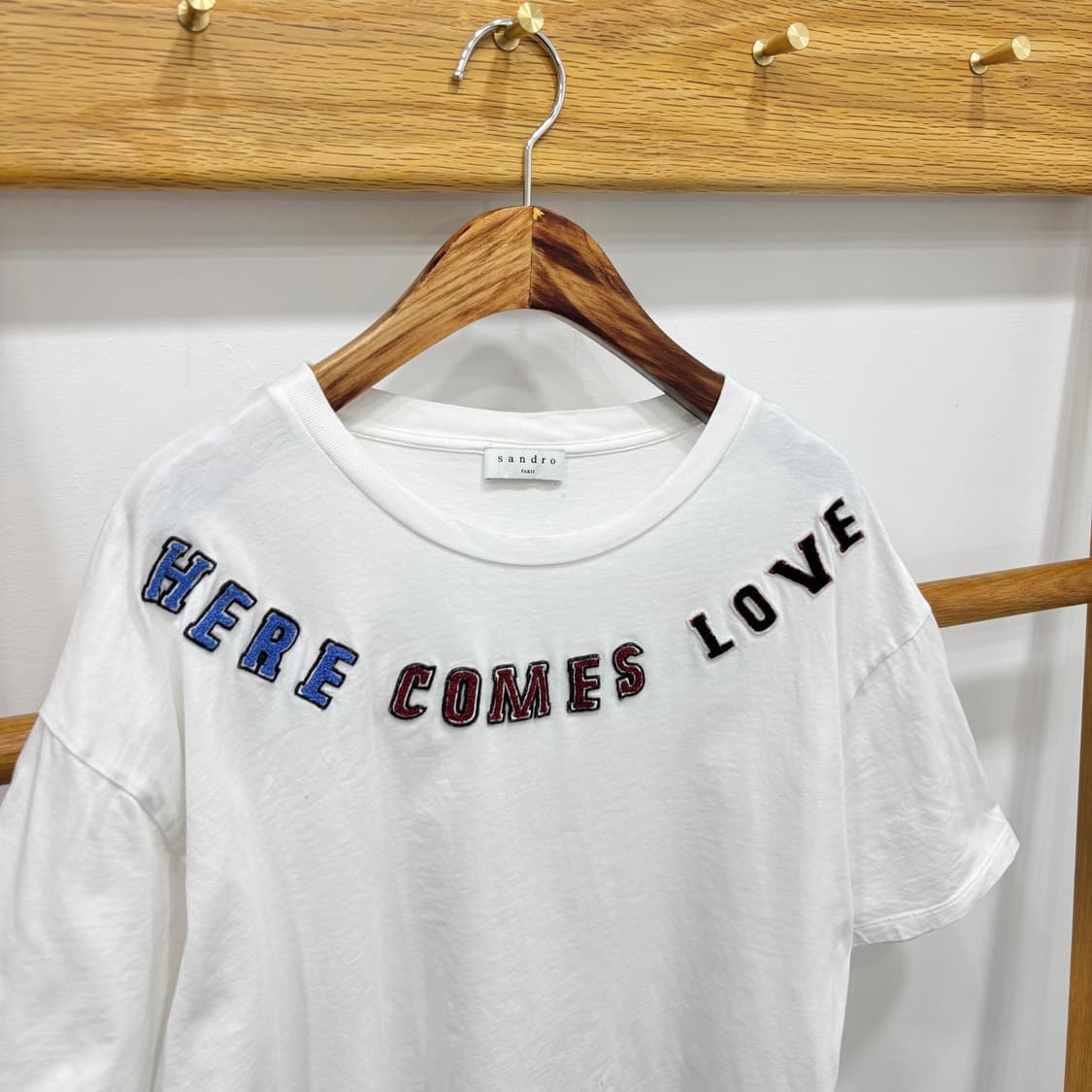 Sandro HERE COMES LOVE 반팔티 상품이미지4