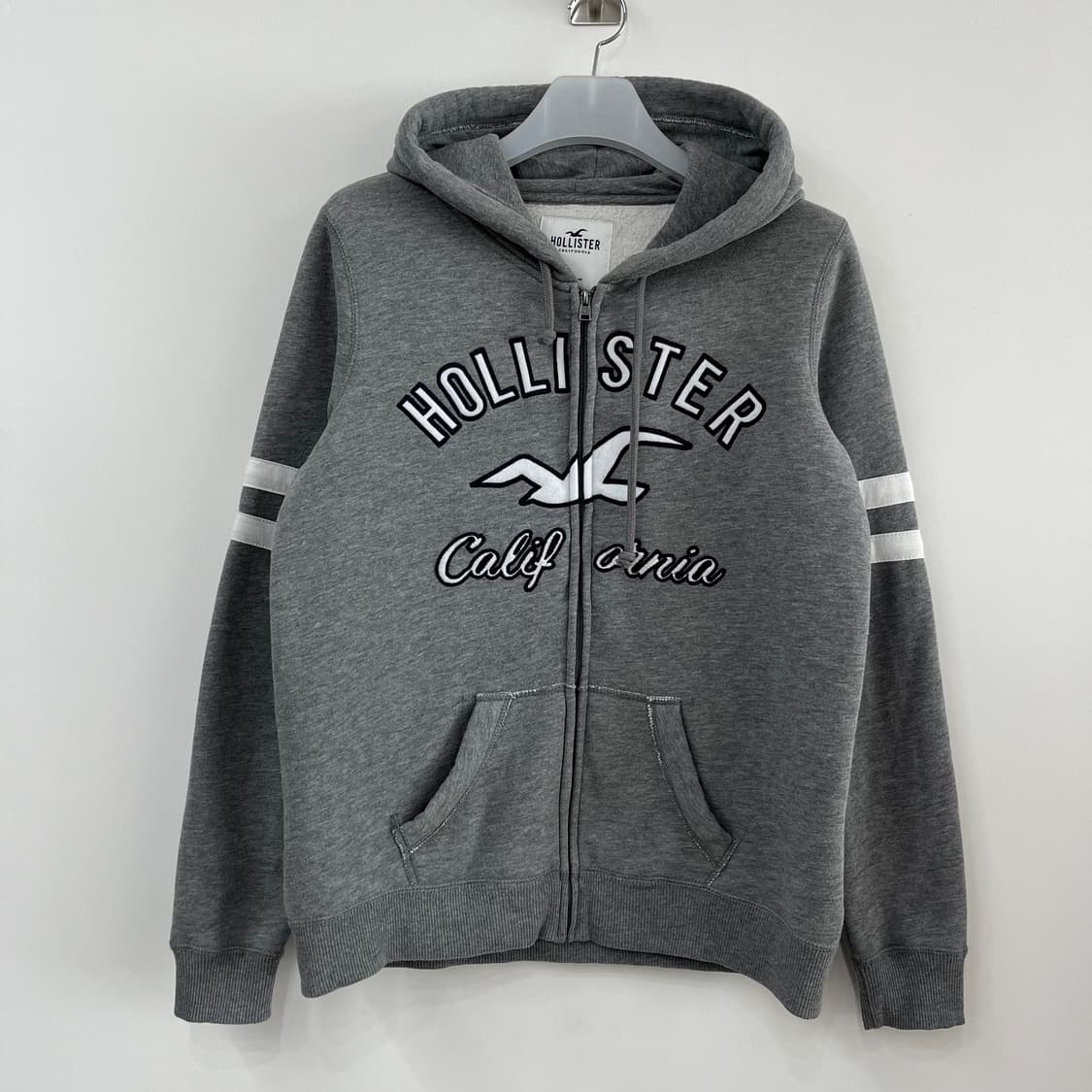 홀리스터 자수로고 그레이 후드집업 상품이미지2