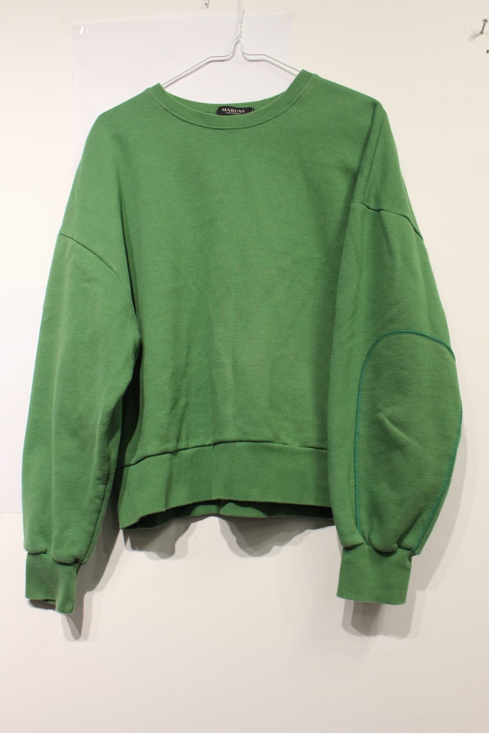 240. 그린 볼륨 크롭 기모 맨투맨 상품이미지1