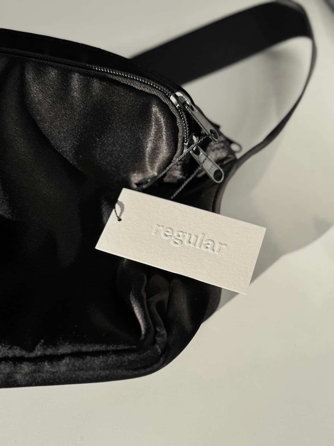 [미품] 레귤러 regular 실키 크로스백 블랙 상품이미지5