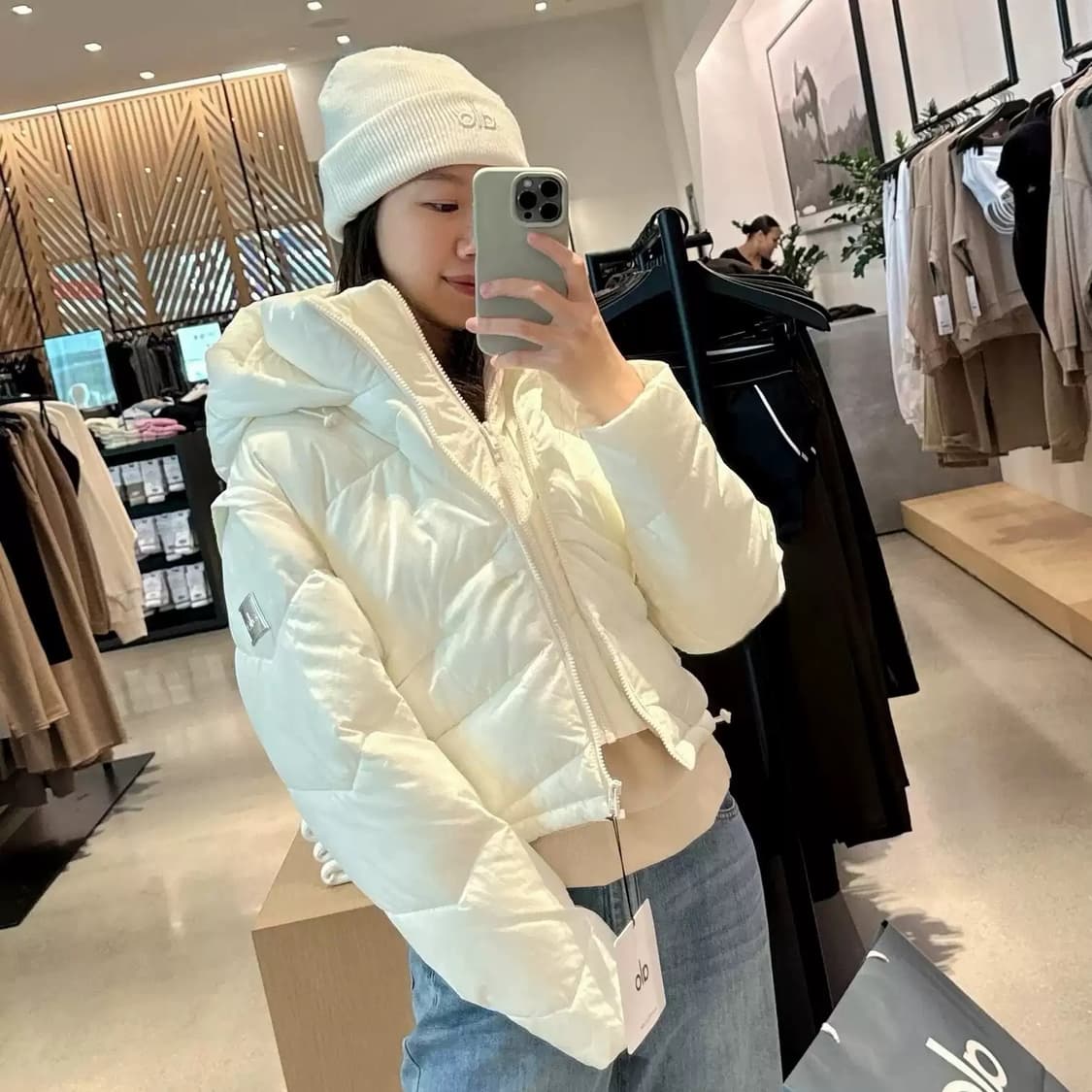 알로 요가 glacier puffer ivory xs 새제품 정가 40 상품이미지2