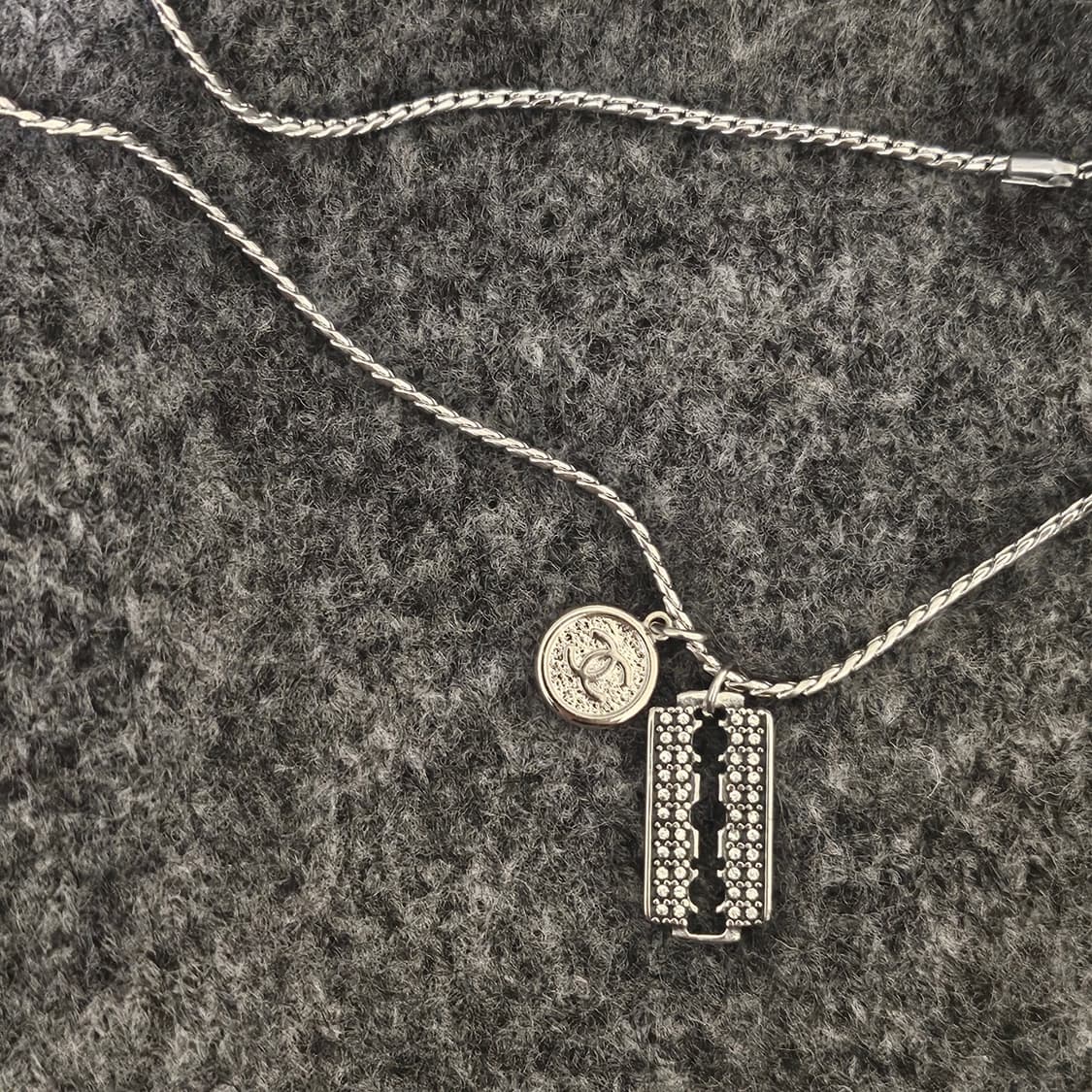 549 샤넬 빈티지 업사이클링 남자 써지컬 목걸이 상품이미지4