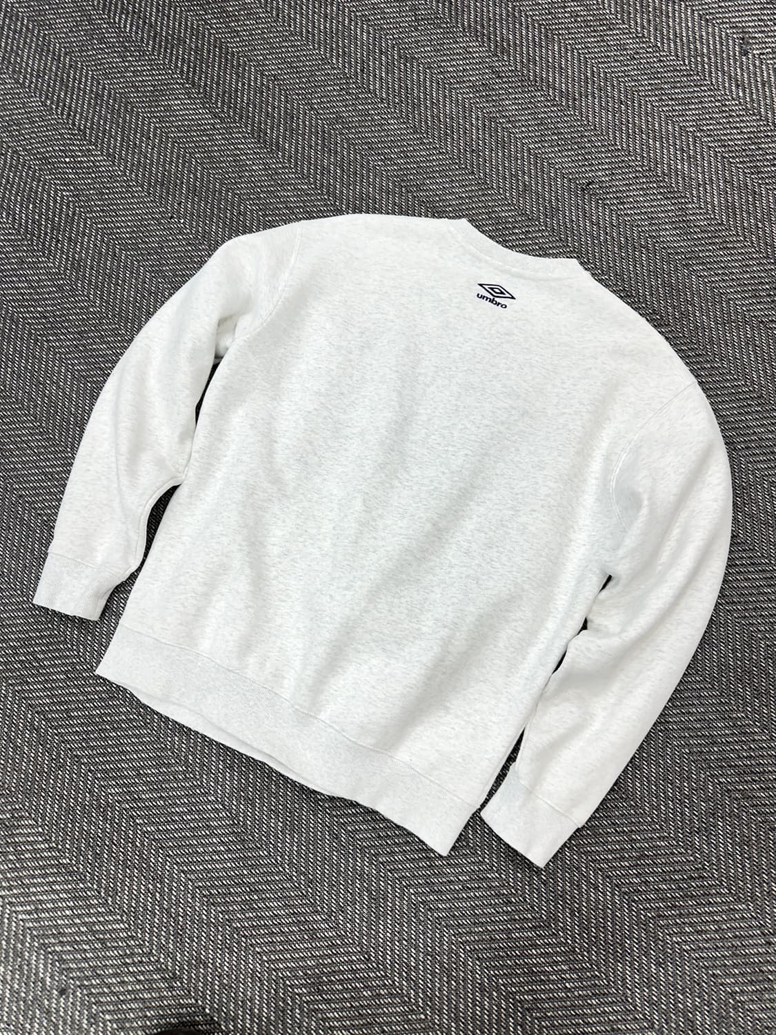 엄브로 맨투맨 상품이미지5