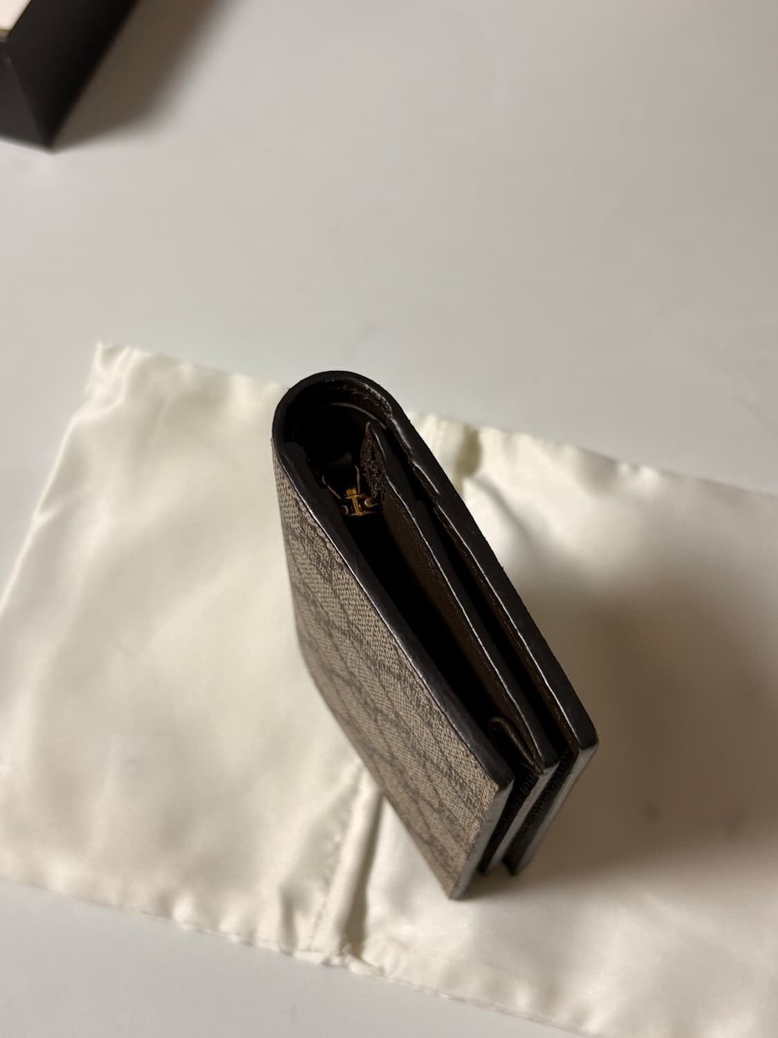 새상품] 구찌 GG디테일 반지갑 풀박스 상품이미지3