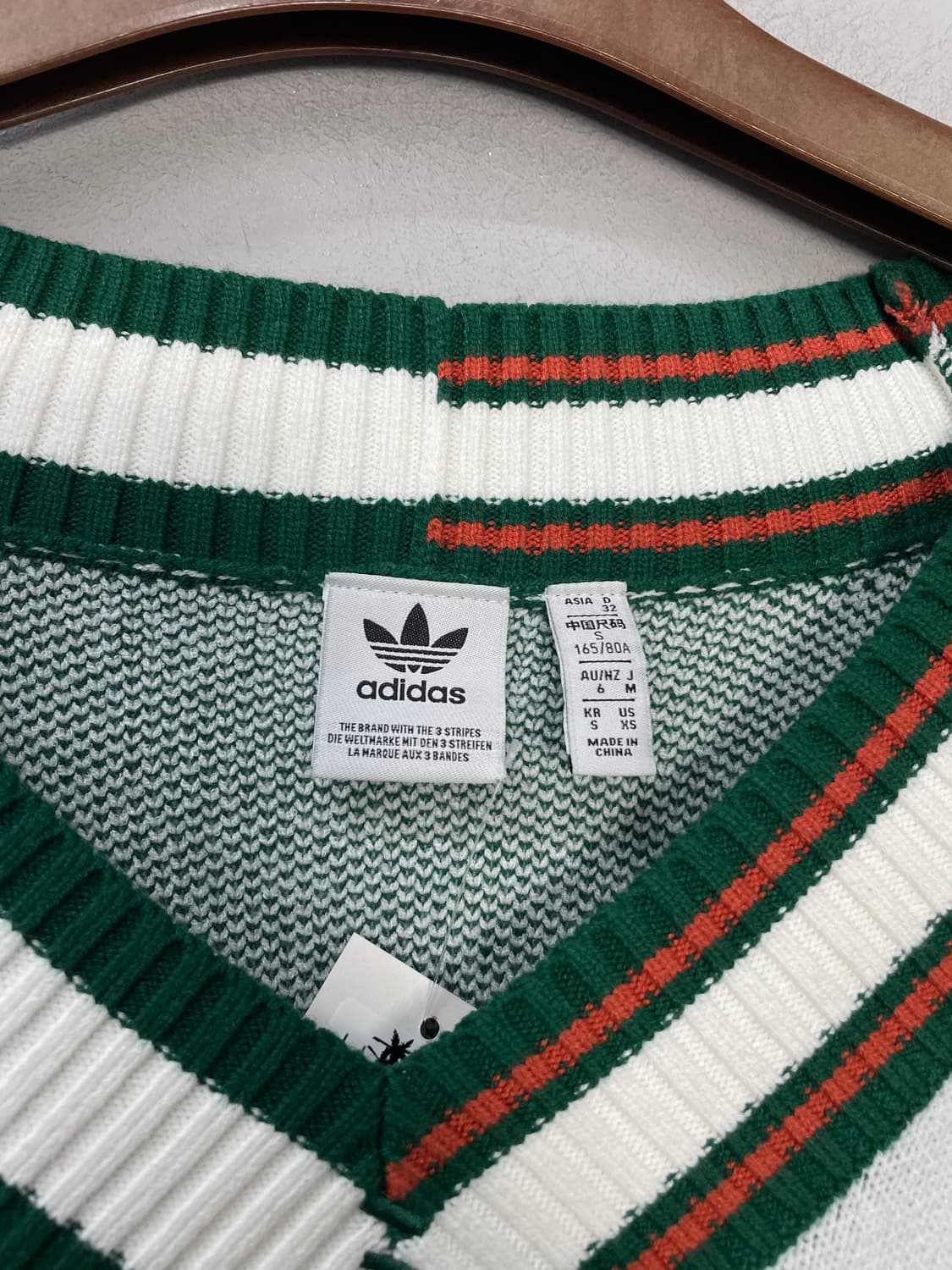 아디다스 오리지널 빅로고 브이넥 니트 H1182 상품이미지7