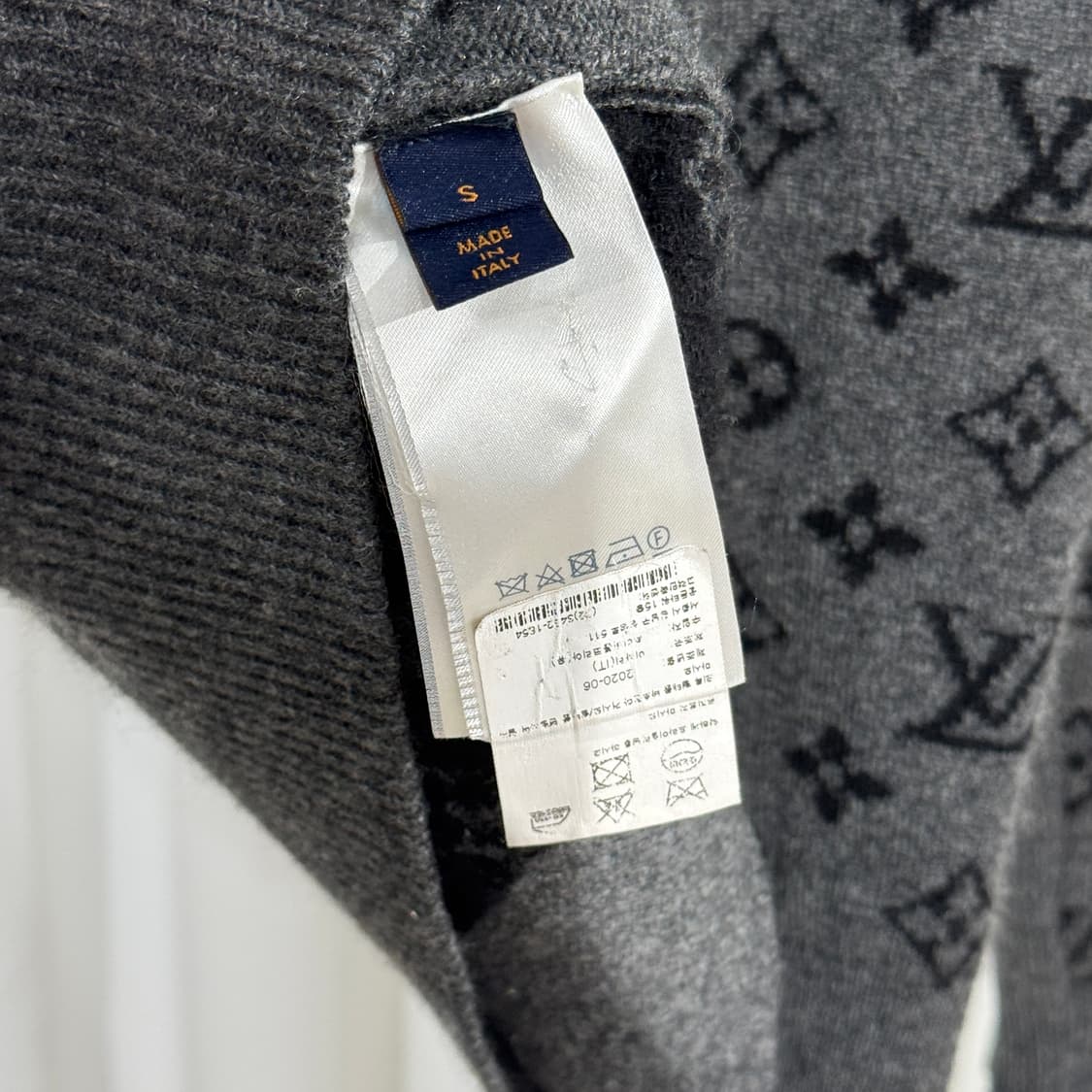 (S) 루이비통 모노그램 하프앤하프 캐시미어 니트 상품이미지4