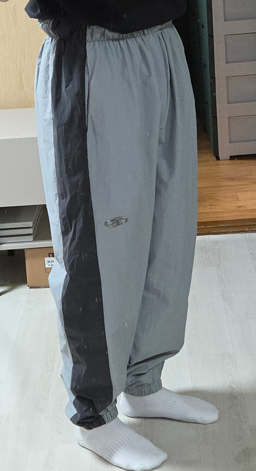 (착샷) 본투윈 크롬 나일론 블럭 팬츠 상품이미지8