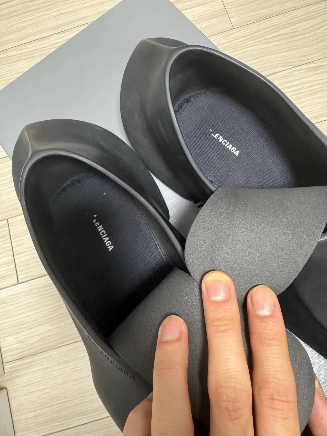 [42] 발렌시아가 스페이스 슈즈 무광블랙 상품이미지6