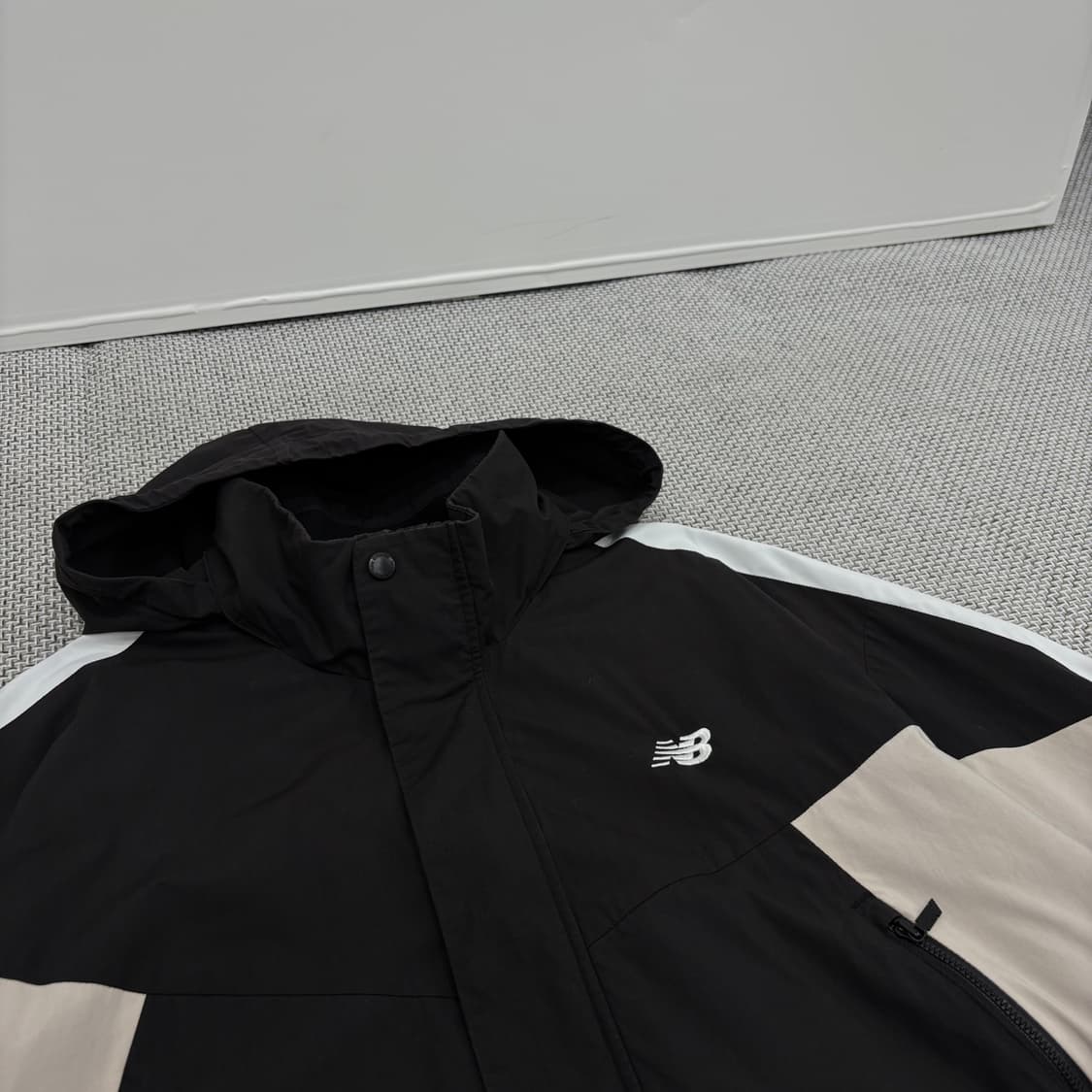  New Balance 후드 바람막이 상품이미지3