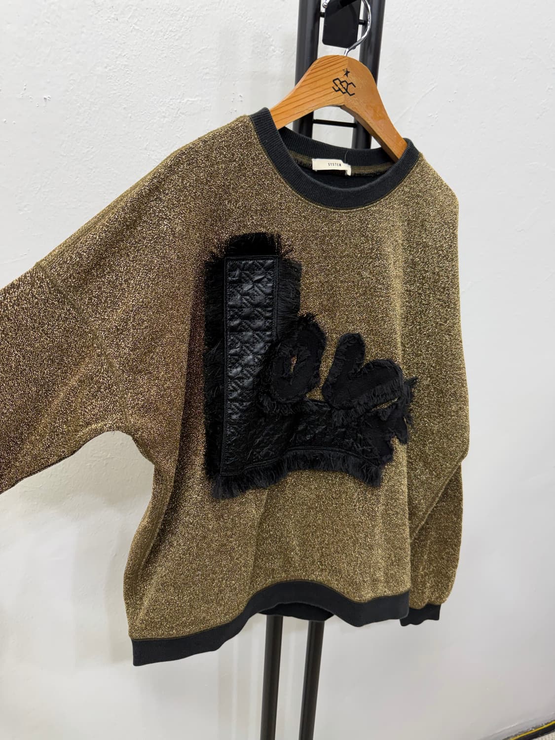 정품) 시스템 한섬 금색 펄 장식 오버핏 니트 맨투맨 90F 상품이미지2