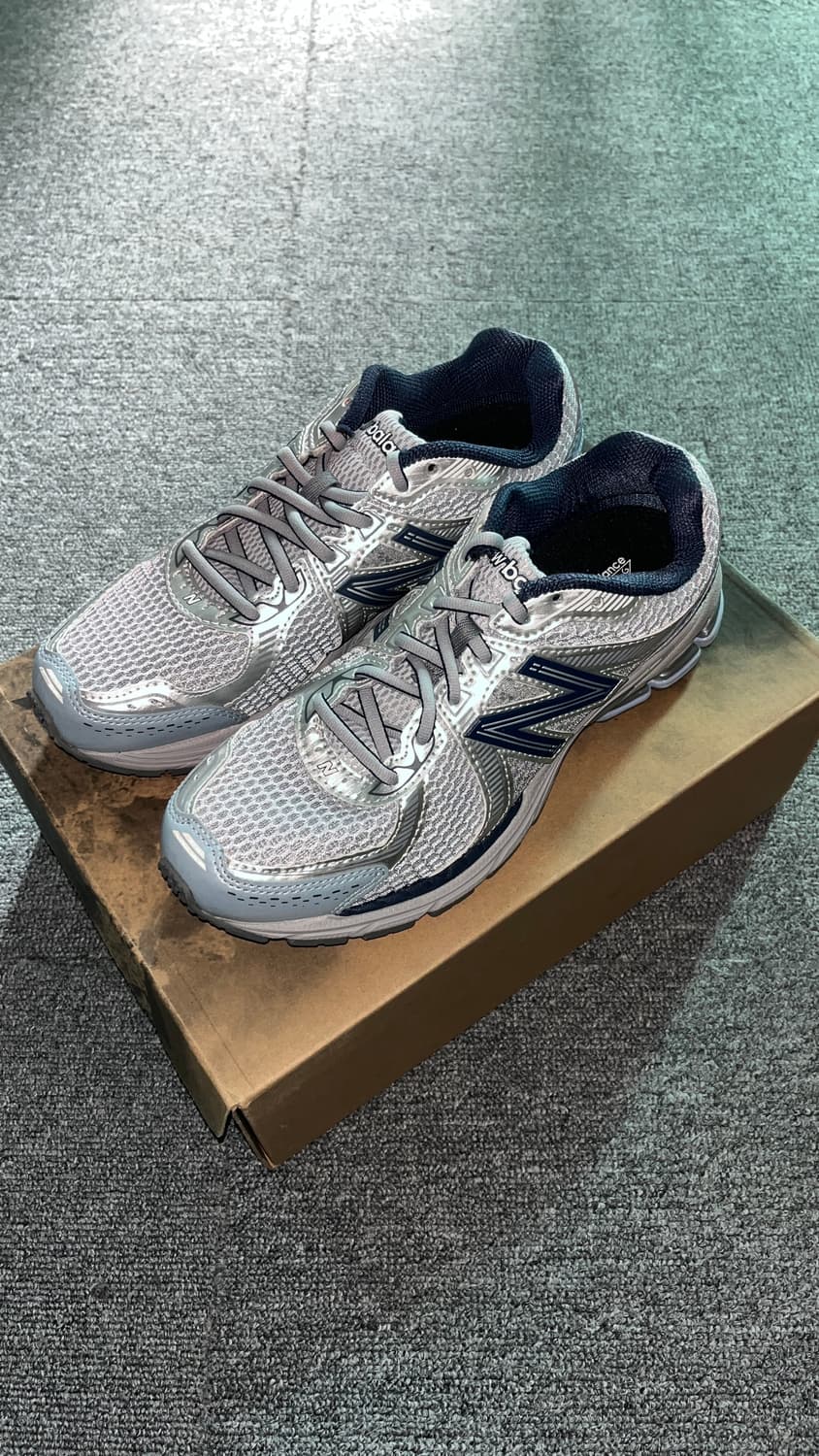 뉴발란스 860v2 아크틱 그레이 (250) 상품이미지1