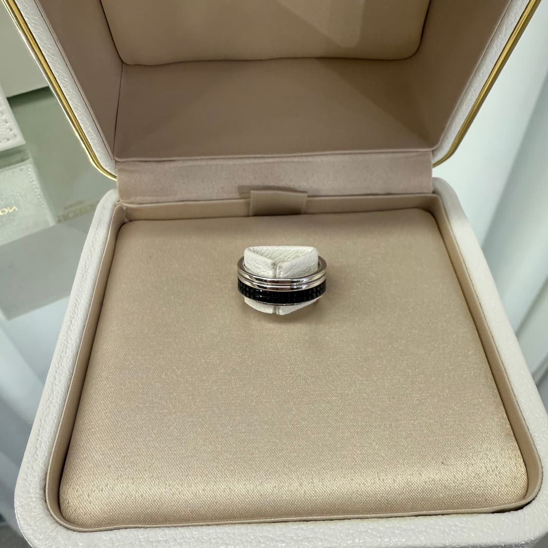 [정품] 부쉐론 콰트로 블랙 에디션 웨딩 밴드 라지 모델 상품이미지3