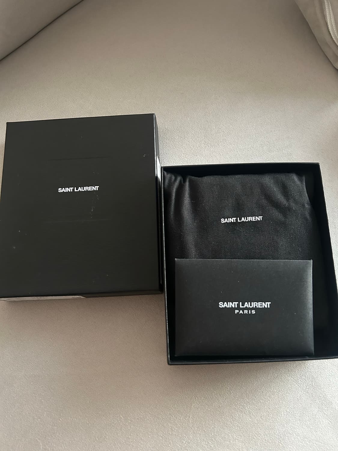 입생로랑 지갑 상품이미지1