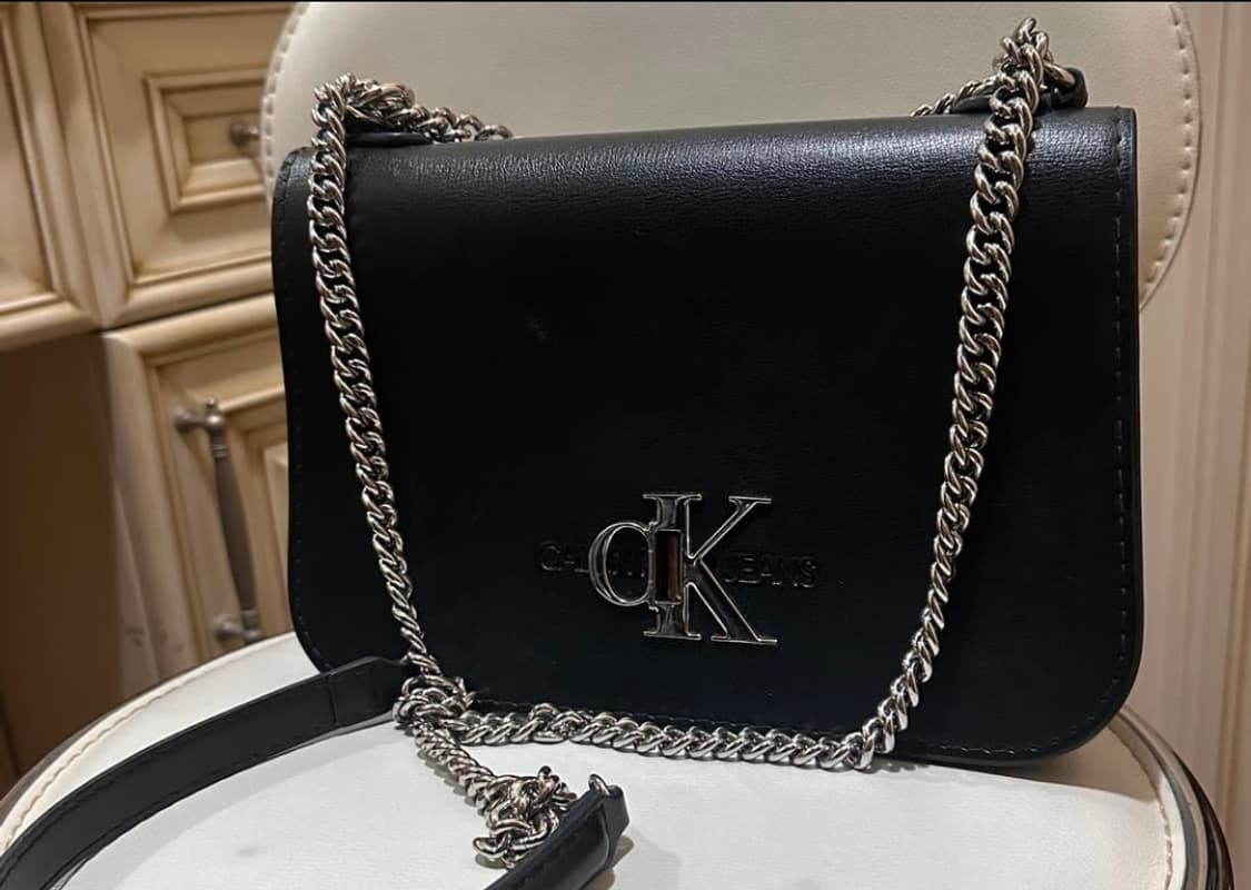 ck캘빈클라인 블랙 체인 크로스백 상품이미지4