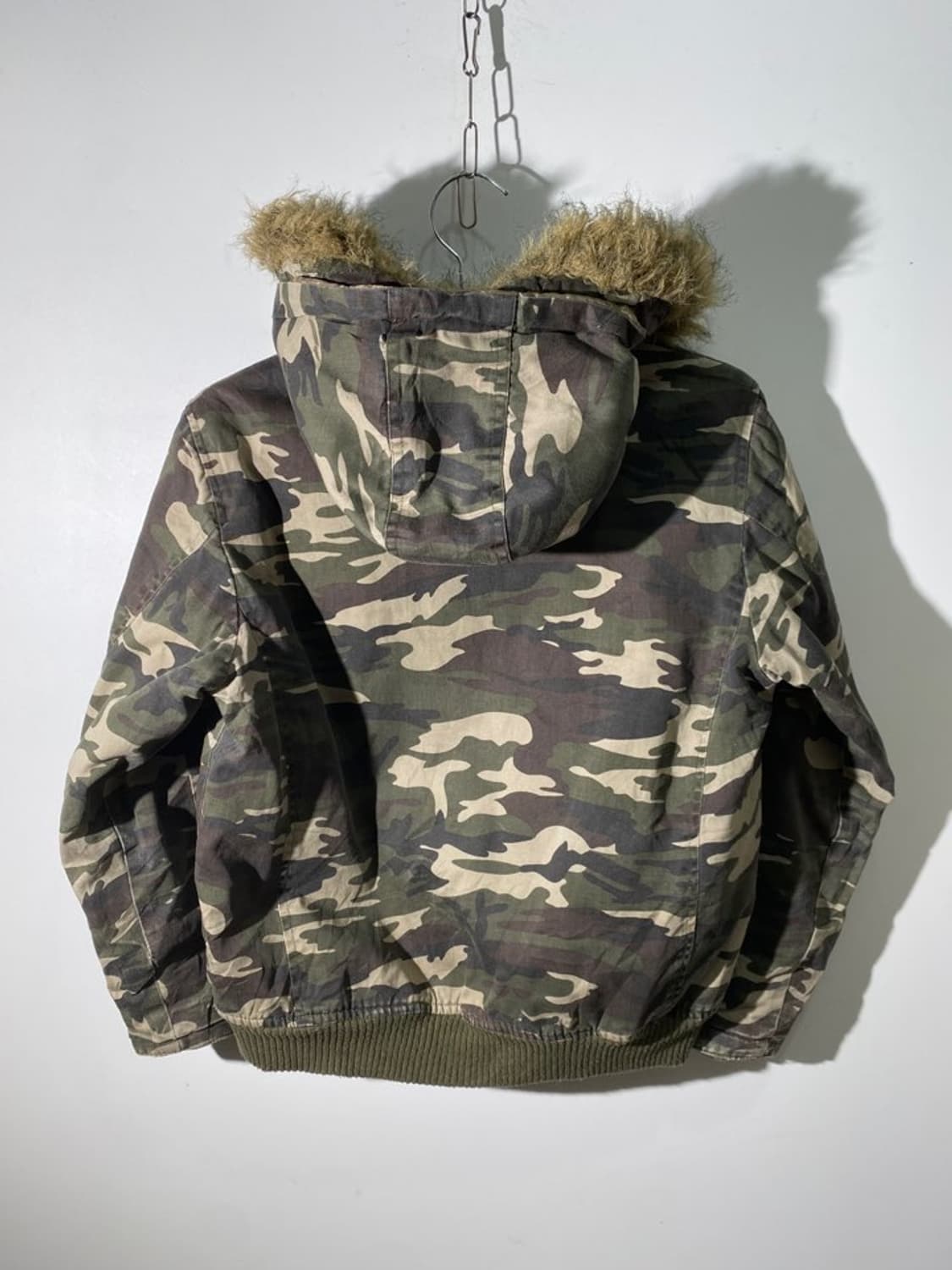 grecot 퍼 후드 카모 봄버 상품이미지2