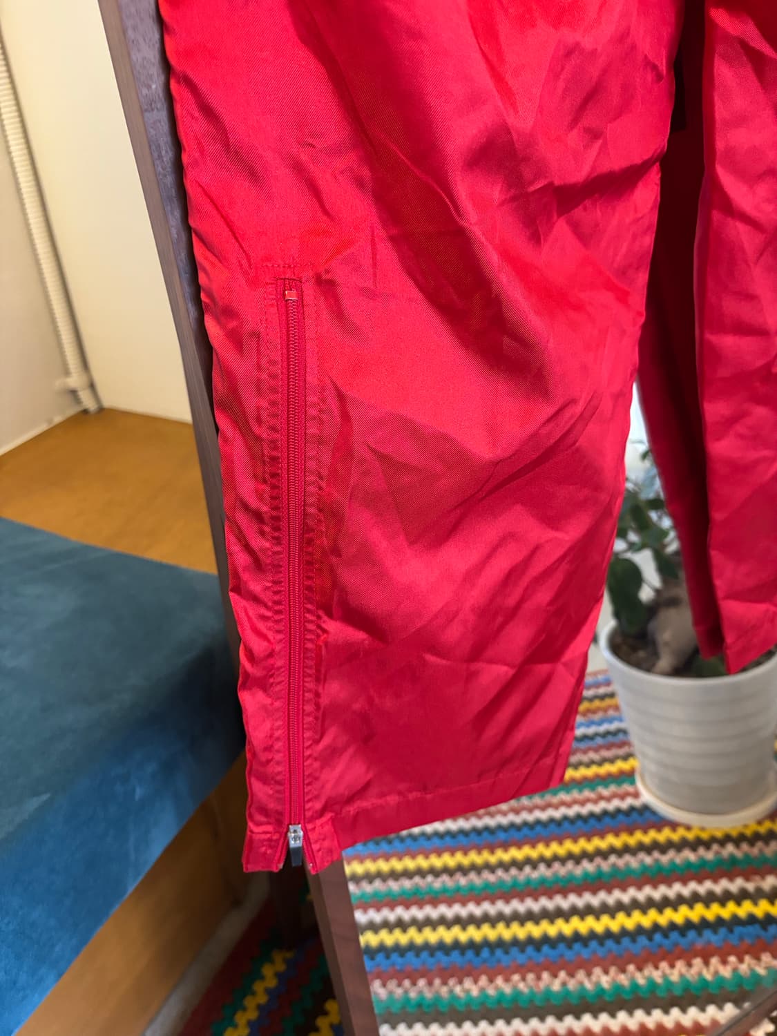 아식스 레드 트랙 바지 상품이미지5