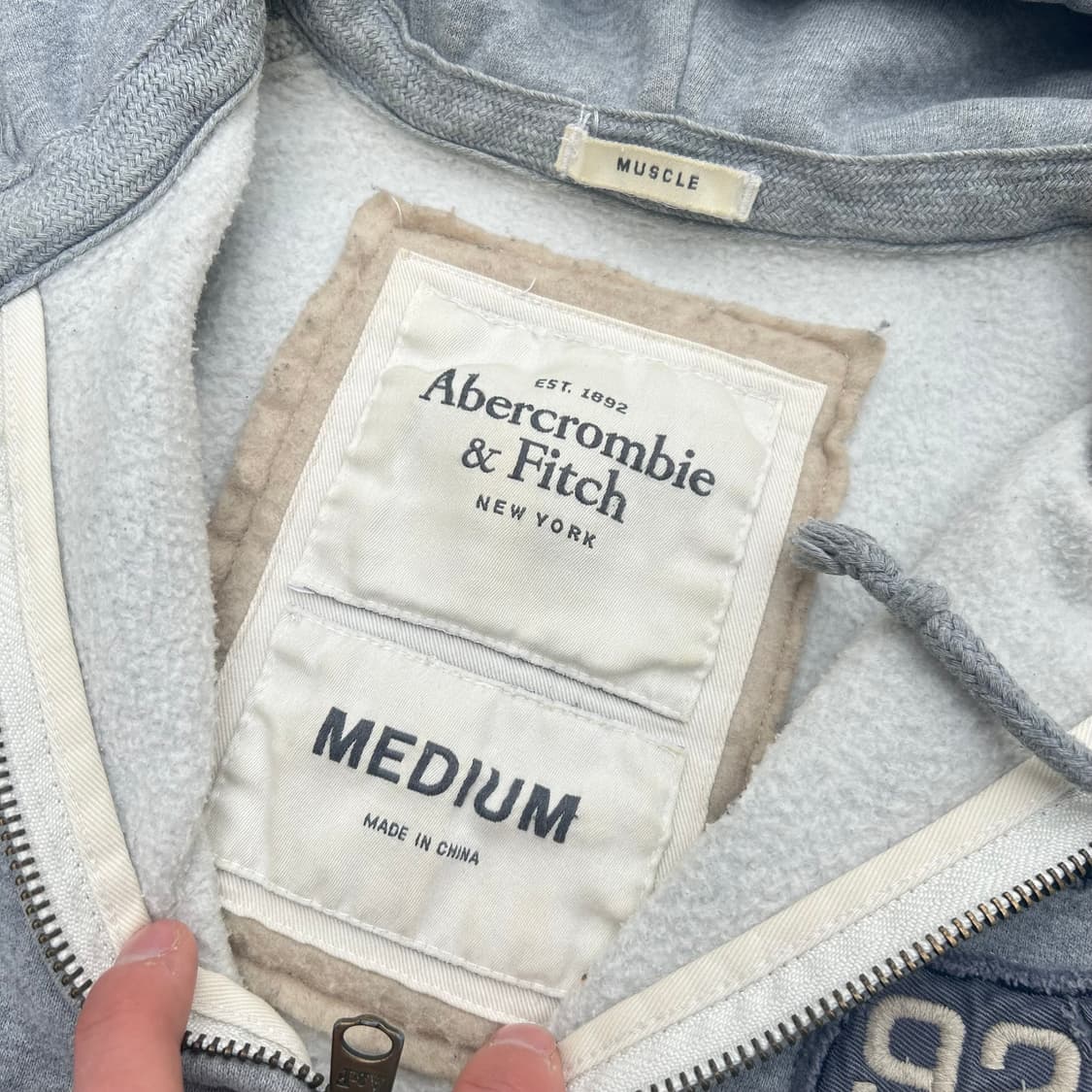 아베크롬비(Abercrombie) 그레이 Y2K 사이드 라인 후드집업 상품이미지4