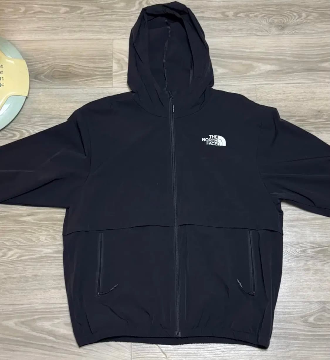노스페이스 바람막이 L 상품이미지1