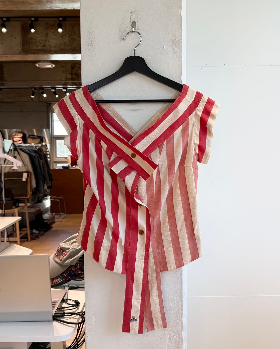 비비안 웨스트우드 레드라벨 레드 스트라이프 슬리브리스 상품이미지2