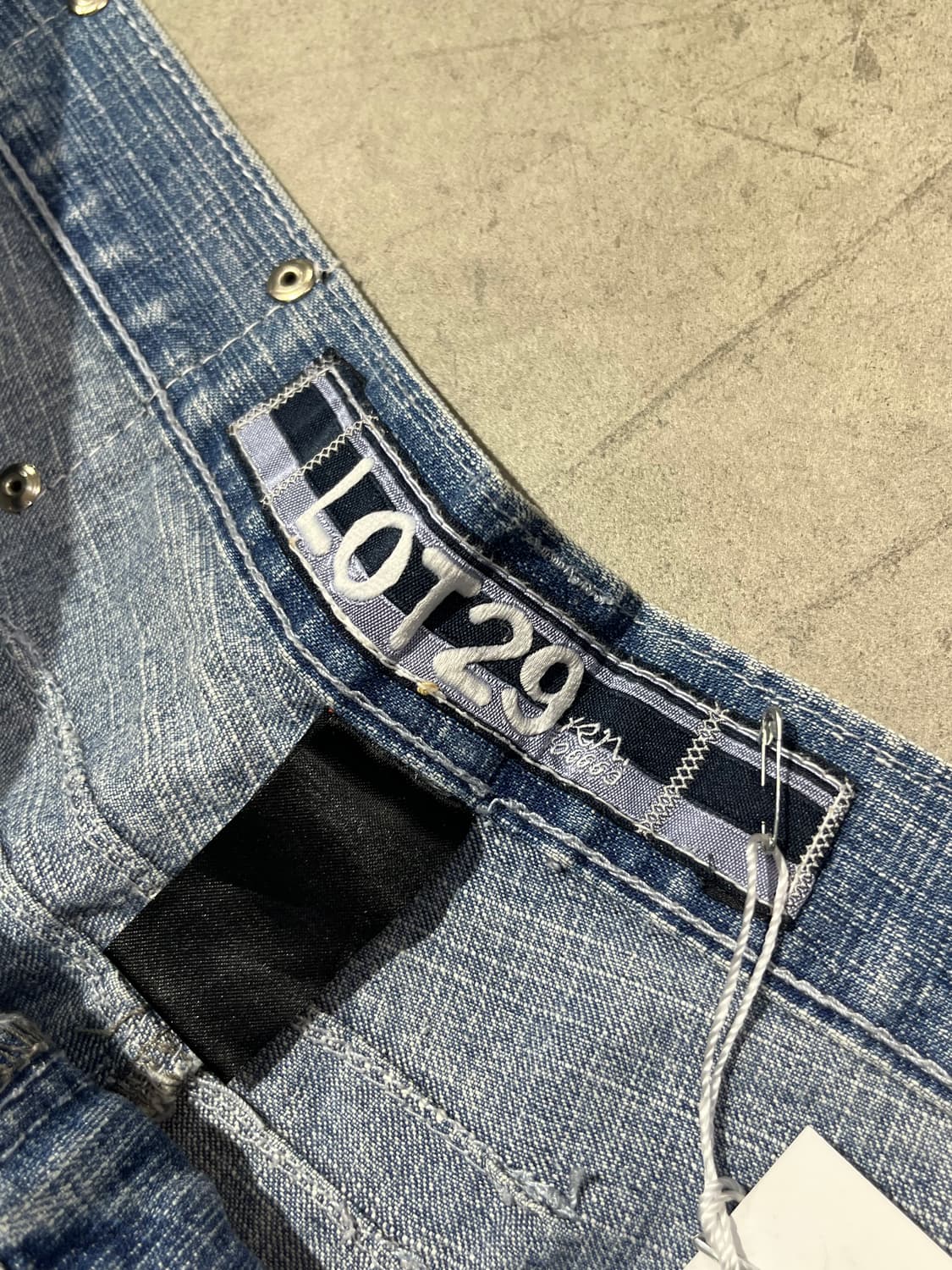 Lot 29 올드스쿨 루니툰 연청 반바지 데님 팬츠 상품이미지7