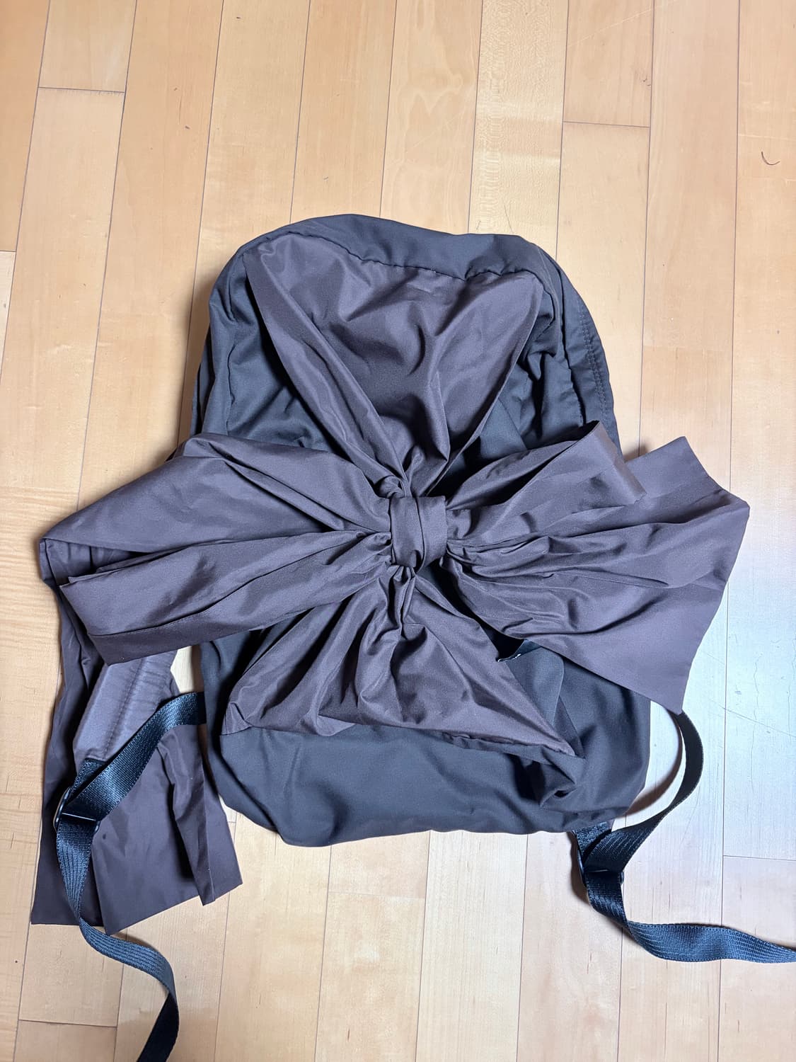 이우가마카라스 백팩 브라운 상품이미지1