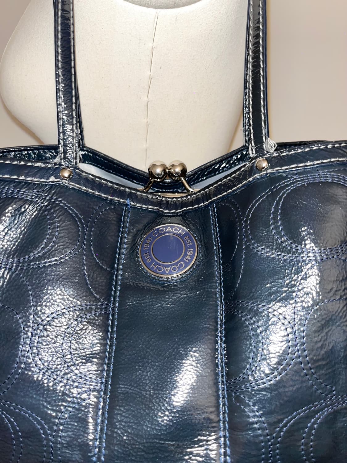 📦Coach navy enamel shoulder bag 상품이미지6