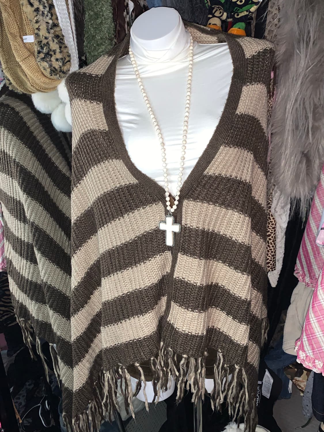 세실맥비 쿠마모리 라떼갸루 단가라 니트케이프 상품이미지1