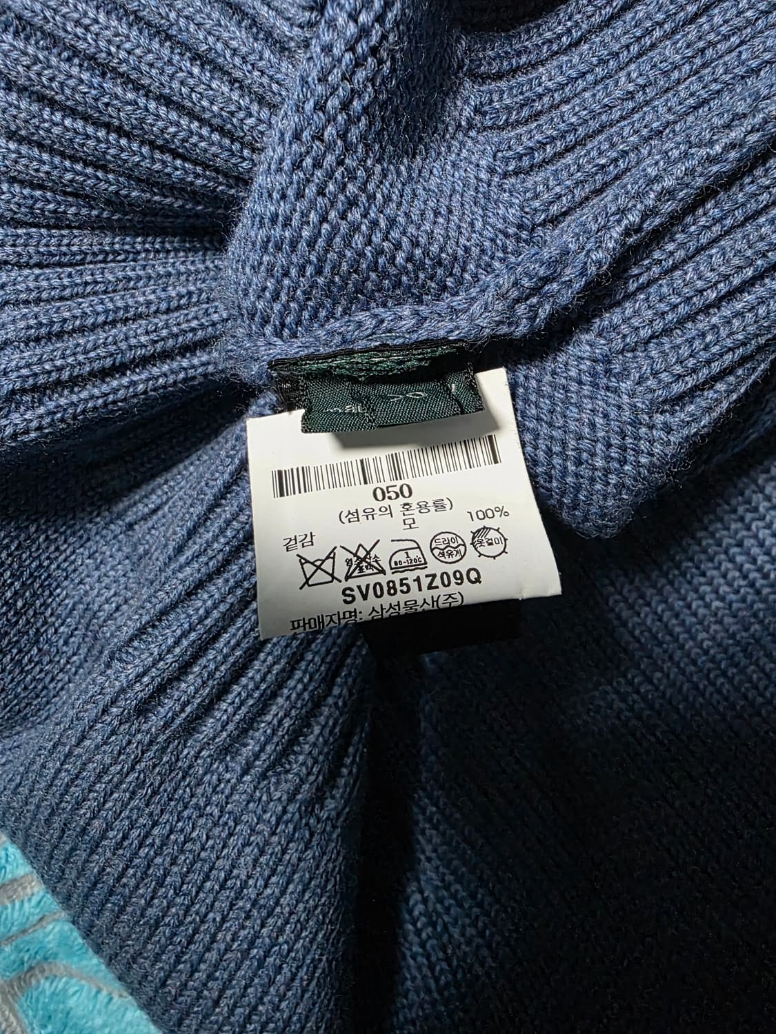 자노네 터틀넥 판매합니다 상품이미지3