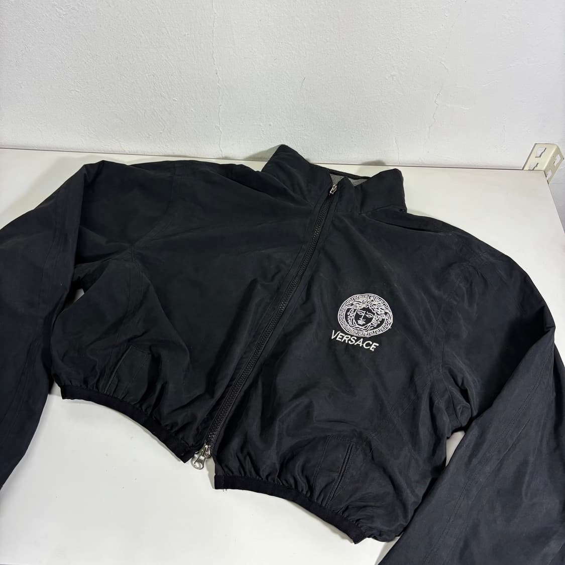 우먼FREE 베르사체 진스 꾸뒤르 메두사 리폼 크롭자켓 상품이미지1