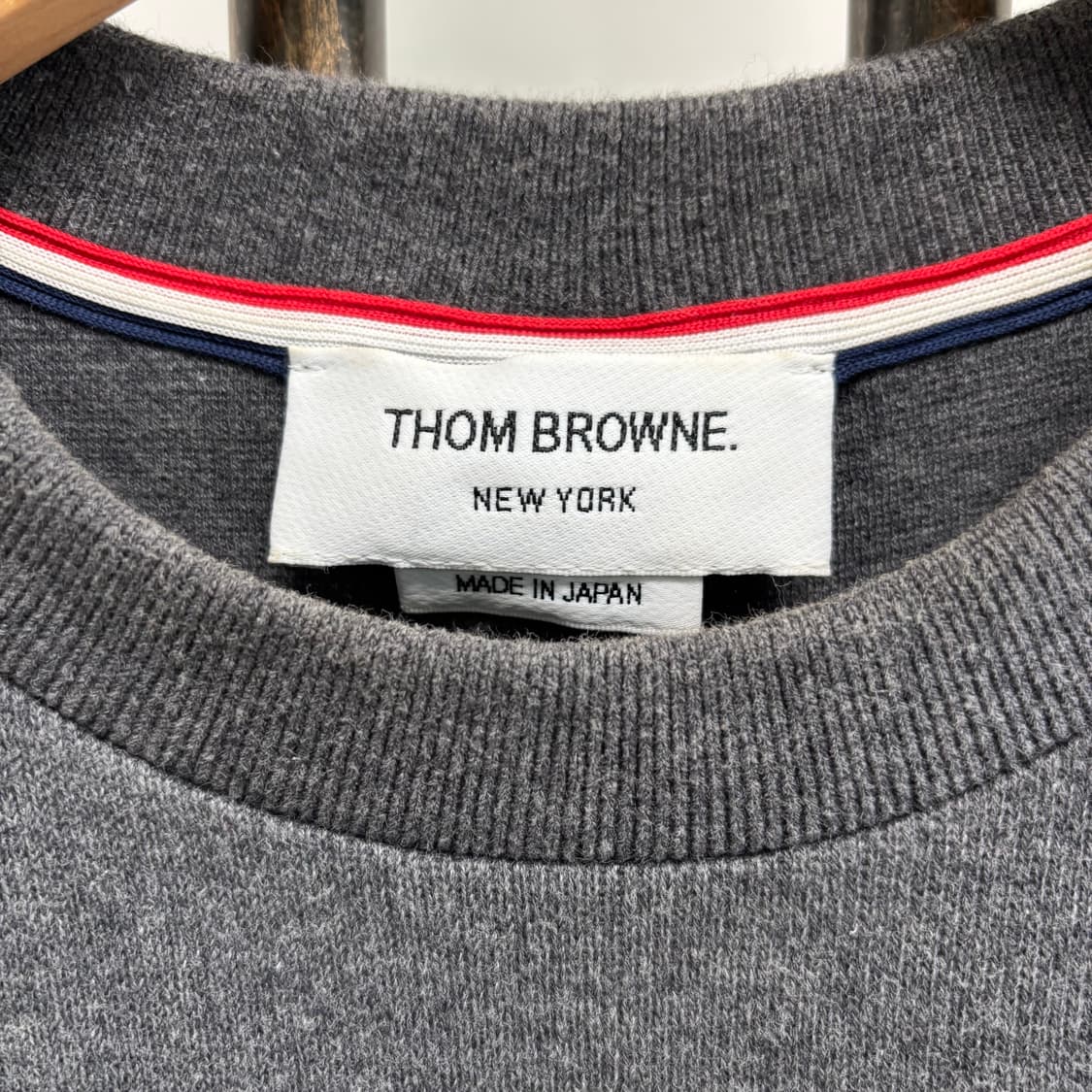 [40]톰브라운 사선완장 반팔티 상품이미지4