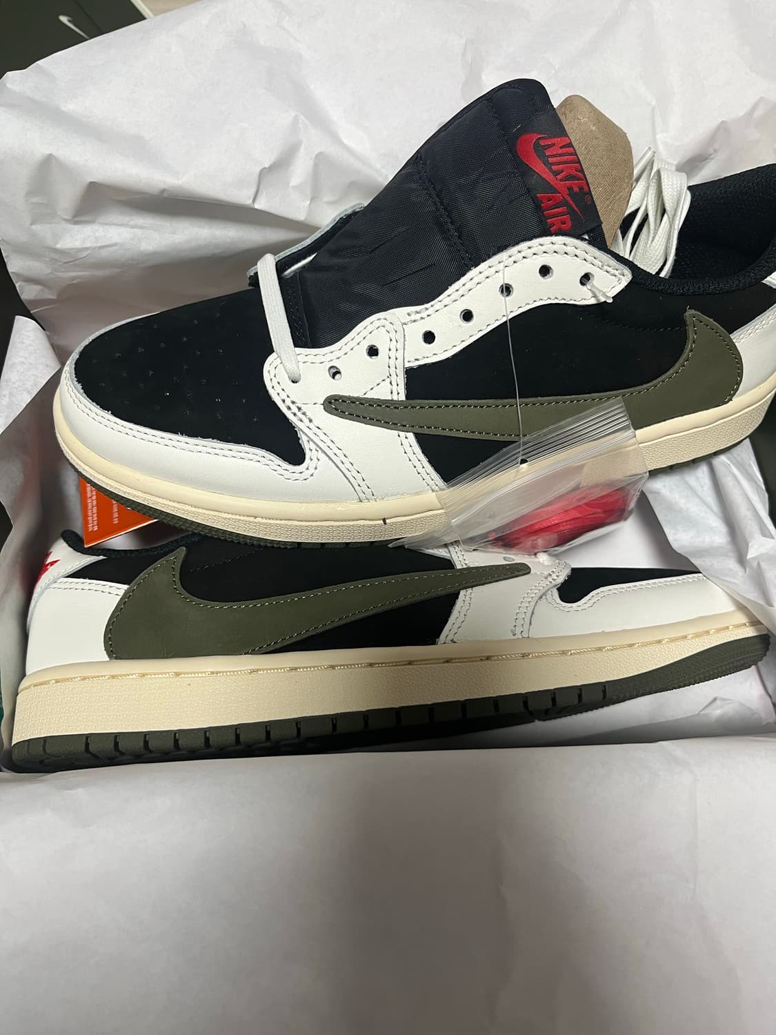 [245] 트래비스 스캇 x 조던 1 로우 올리브 상품이미지2