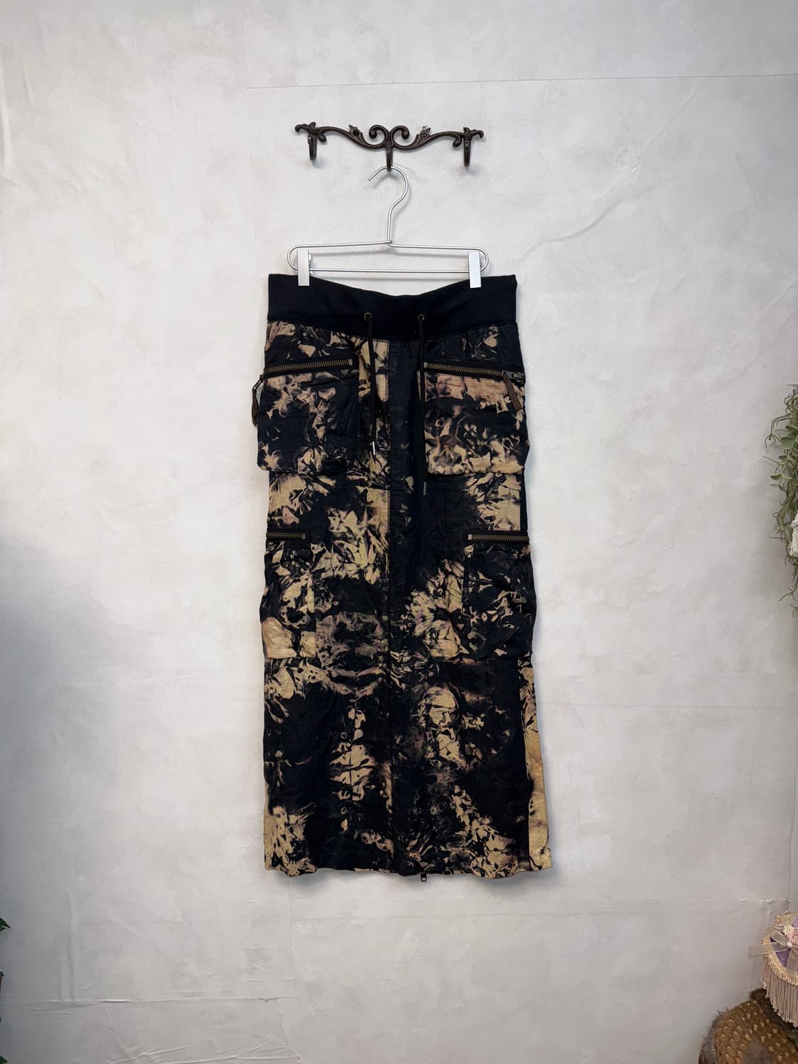 GOA black tie dye zipper pocket cargo sk 상품이미지1