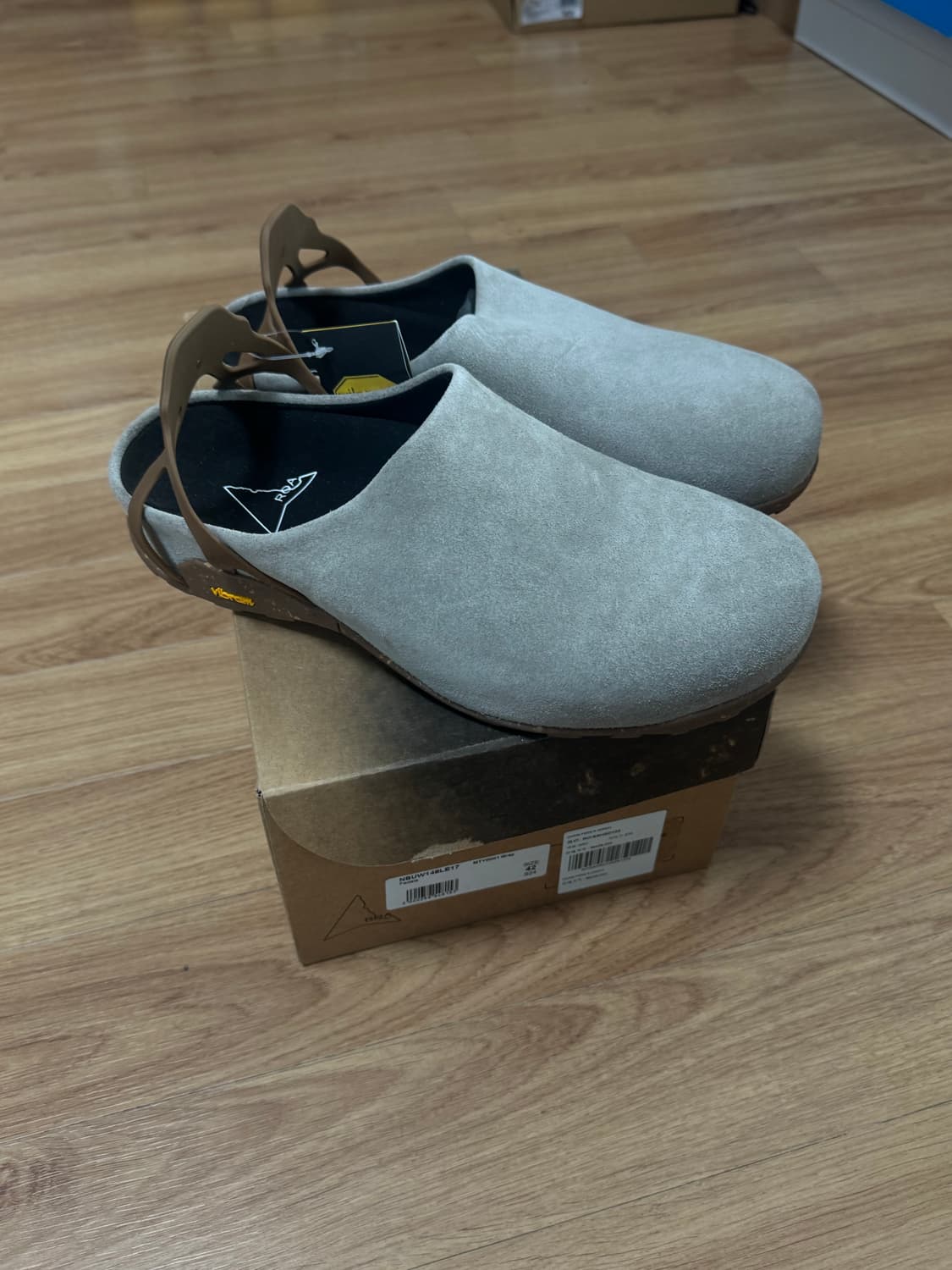 로아 하이킹 페다이아 그레이 EU42 270 상품이미지5