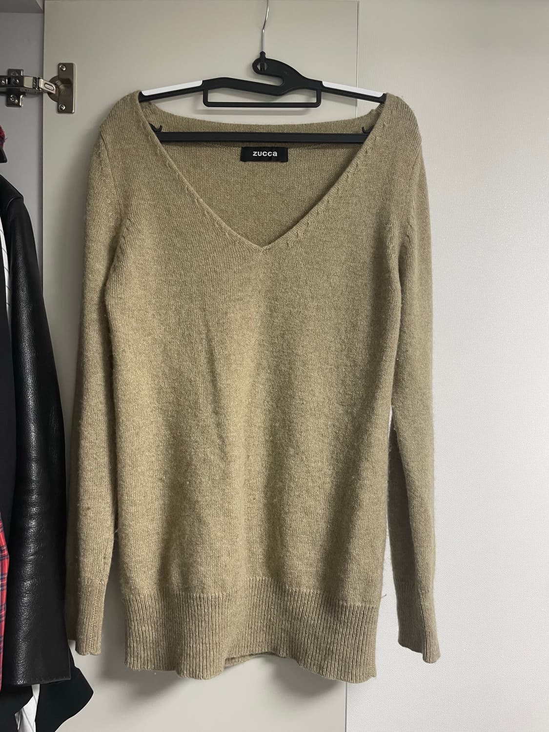 주카 v넥 울 니트 상품이미지2