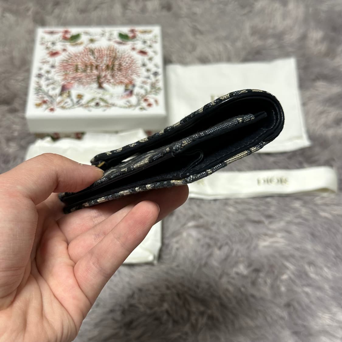 [풀구성] 디올 오블리크 새들 플랩 카드지갑 베이지 상품이미지6