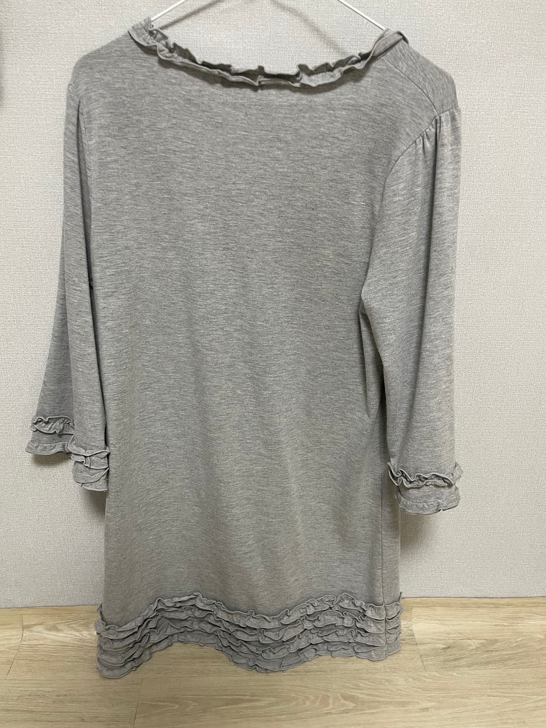 그레이 프릴 롱슬리브 상품이미지2