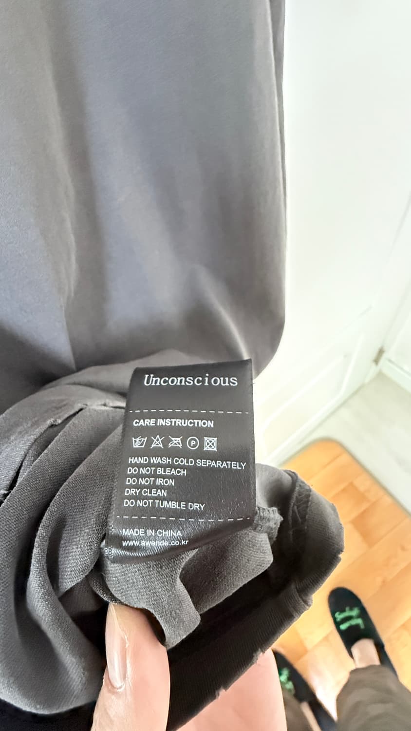 어웬드 레드 베일 티셔츠 다크그레이 상품이미지3