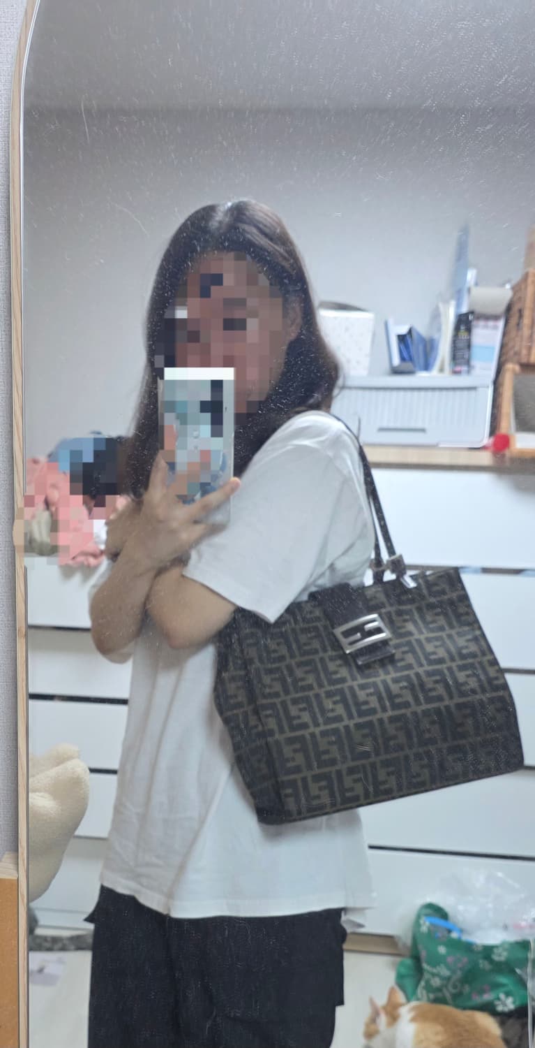 펜디 숄더백 상품이미지1