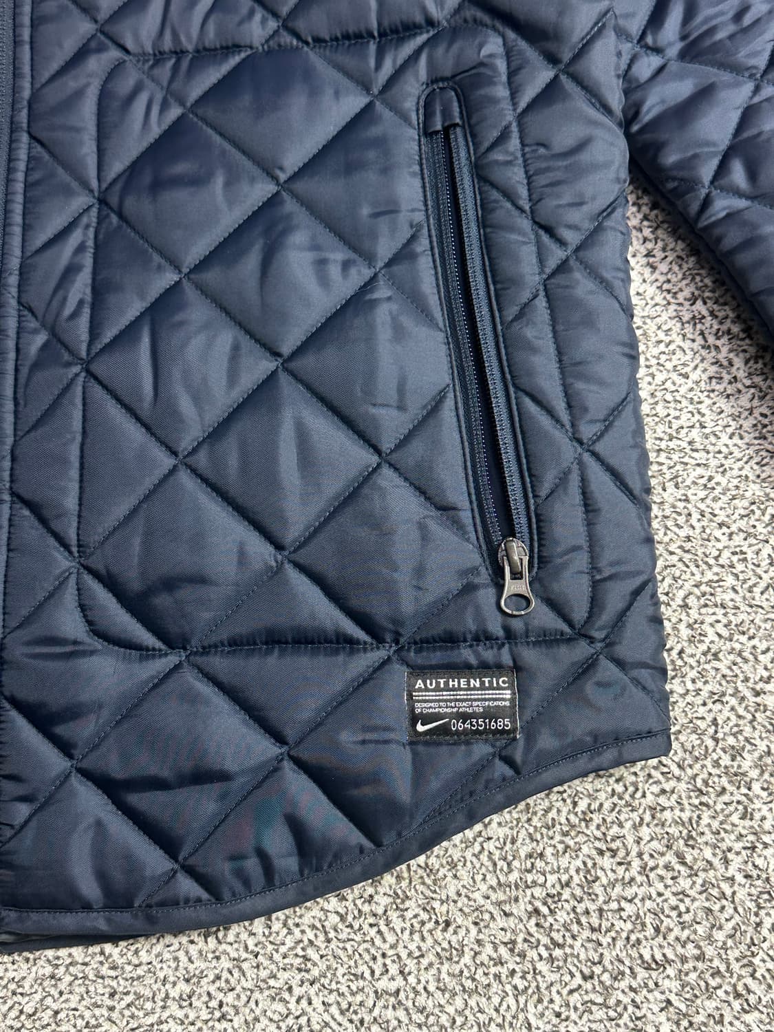 나이키 FC 바르셀로나 패딩 점퍼 상품이미지3