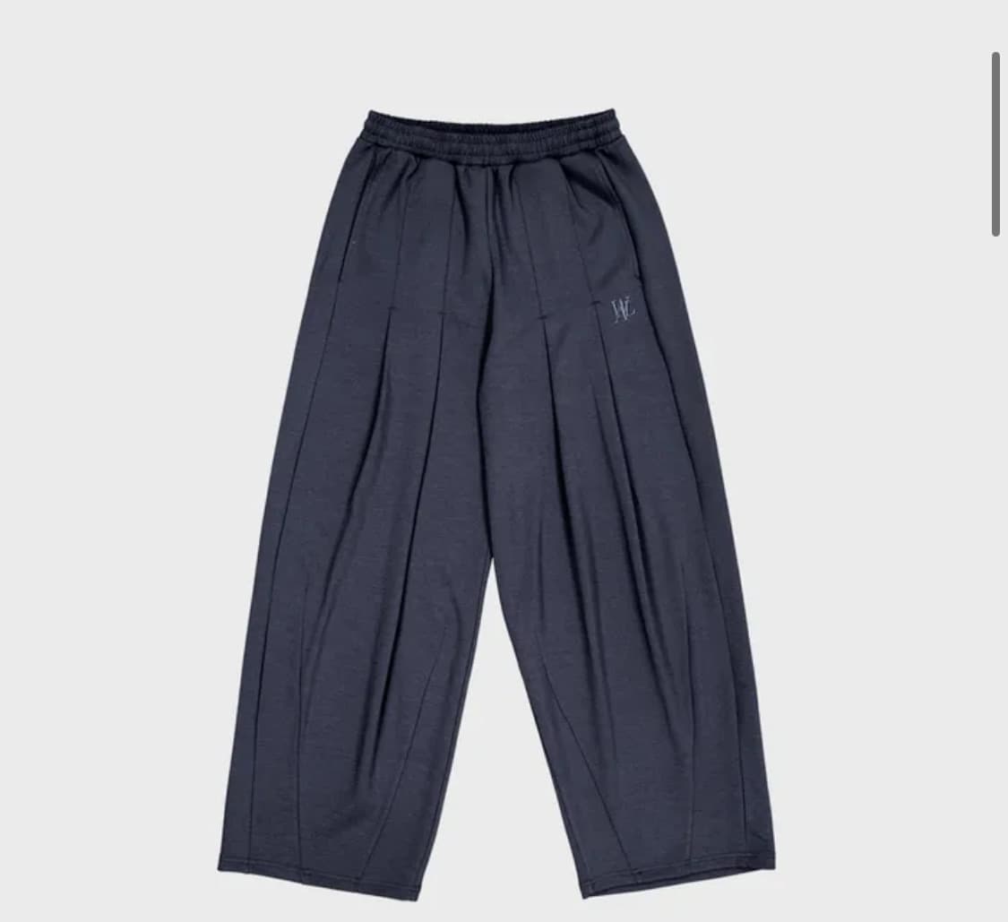 Two tuck wide fit sweat pants 우알롱 스웨트팬츠 상품이미지1