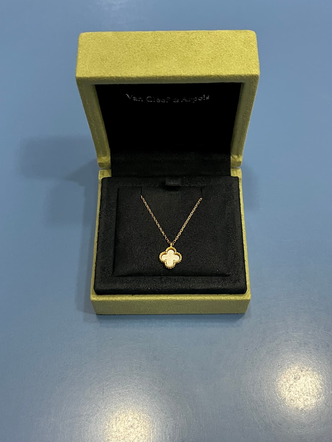 반클리프 스위트 알함브라 펜던트 마더오브펄 상품이미지3