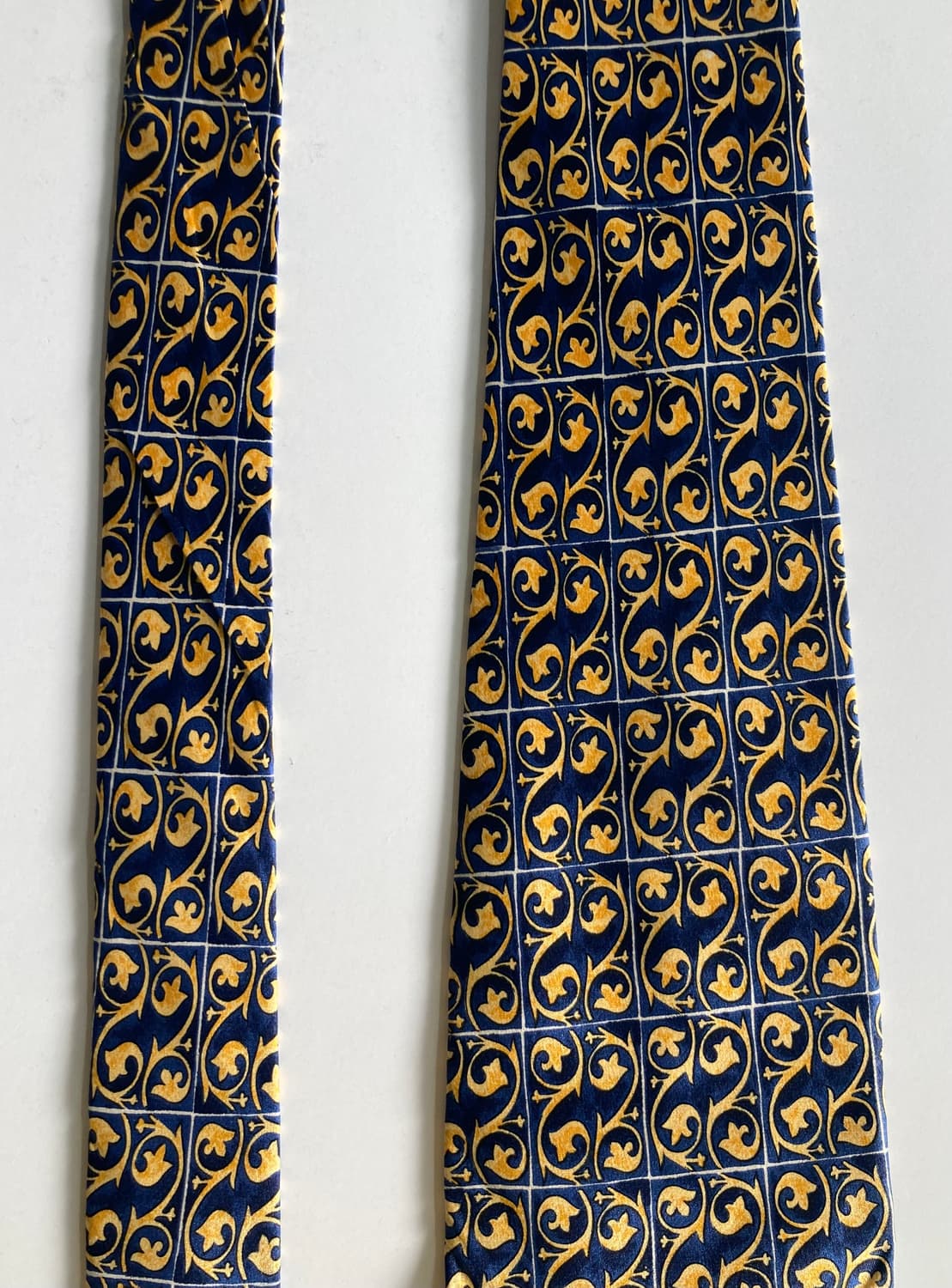 트루사르디 넥타이 상품이미지3