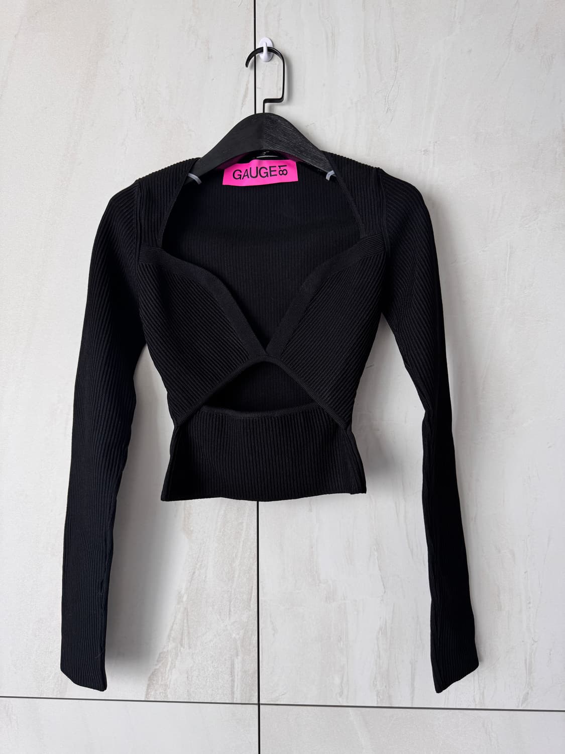 새상품 Gauge81 블랙 컷아웃 니트 탑 XXS(44사이즈,55가능) 상품이미지1